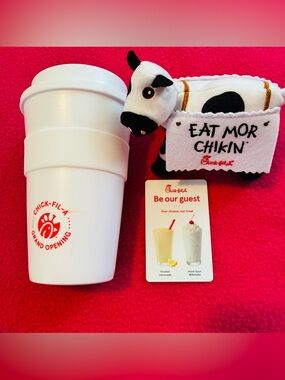 Chick-fil-A Collector Set with Eat Mor Chikin Cow - White & Black